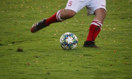 Teknik Passing Bola Sepak Yang Tepat