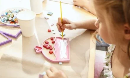 Kreativitas Anak Dalam Kegiatan Seni