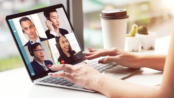Interaksi Sosial Di Era Teknologi Modern